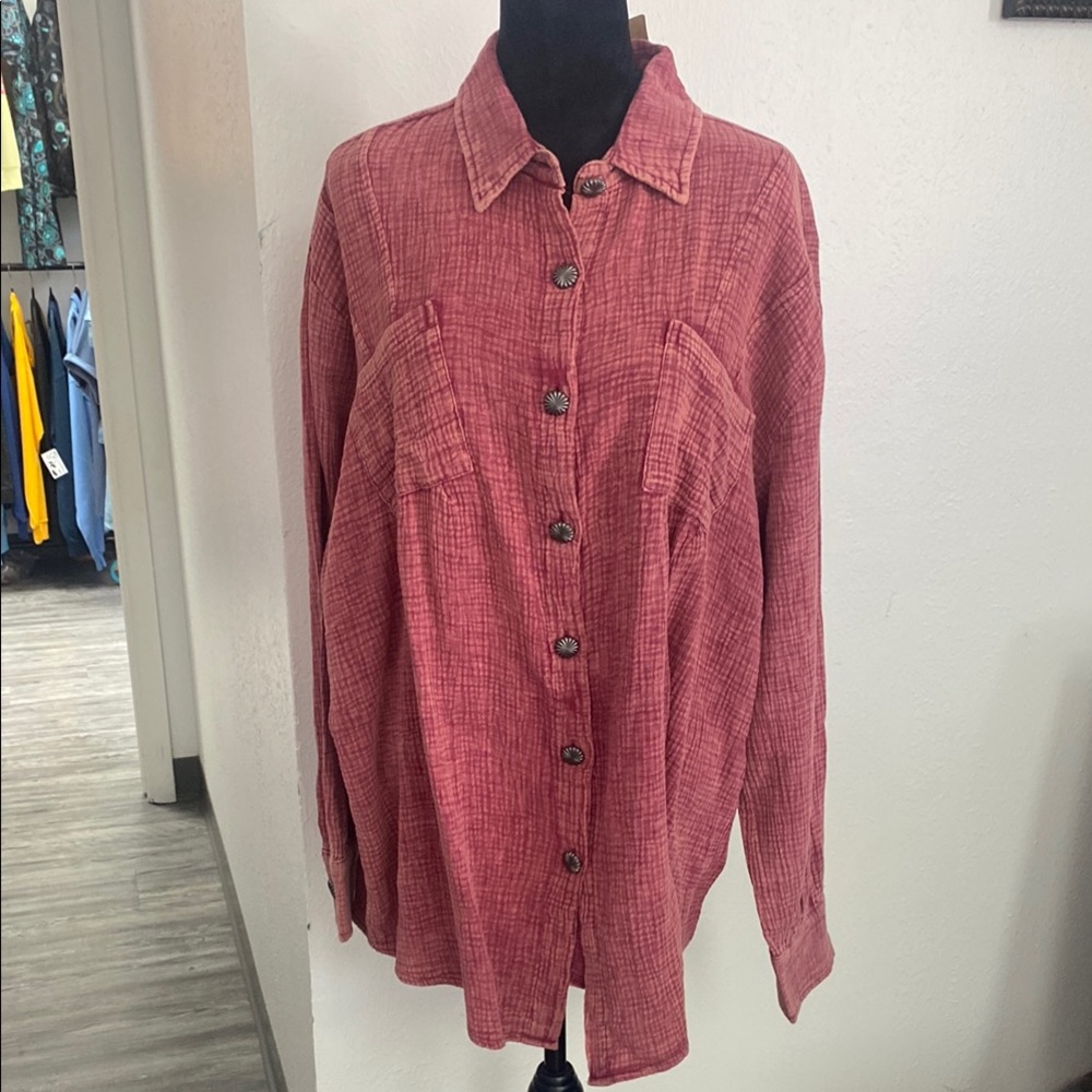 Women’s button up top.